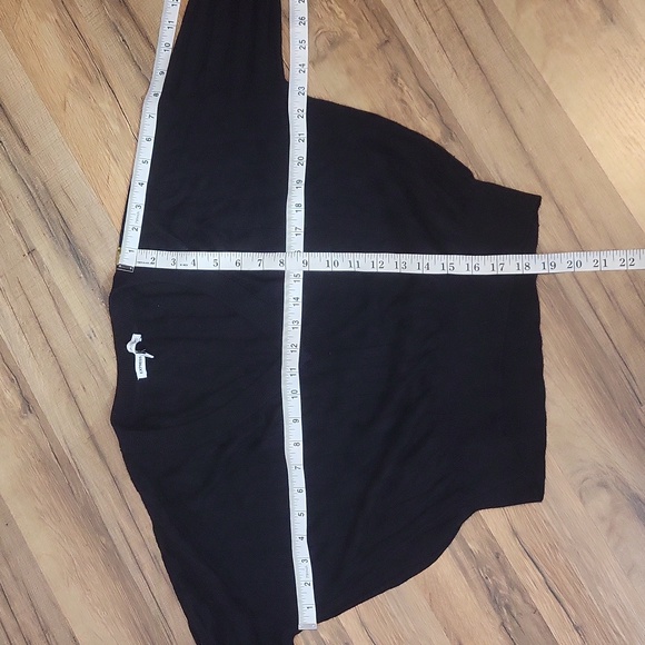 EXPRESS x OLIVIA CULPO Collab Black V-neck Ribbed Lightweight Sweater - Picture 9 of 13